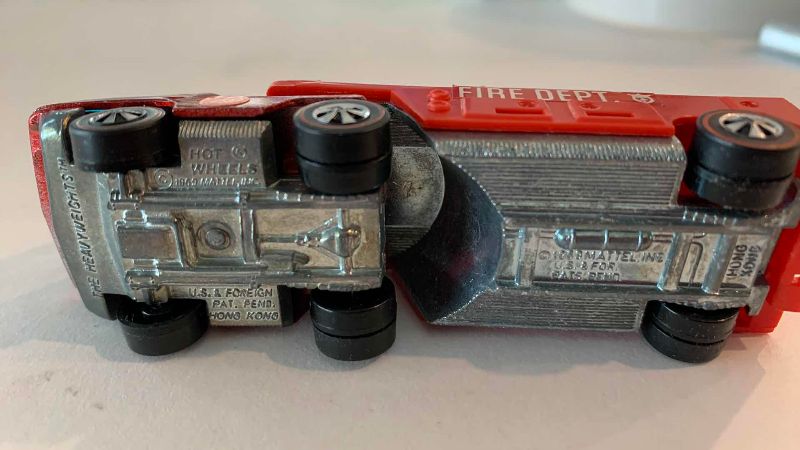 Photo 1 of VINTAGE 1969 MATTEL HOT WHEELS REDLINE HEAVYWEIGHTS CAB SPECTRA RED WITH LADDER FIRE TRUCK EX