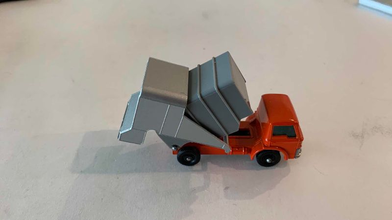 Photo 1 of VINTAGE MATCHBOX SERIES NO. 7 REFUSE TRUCK MADE IN ENGLAND
