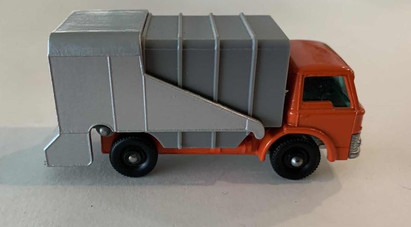 Photo 1 of VINTAGE MATCHBOX SERIES NO. 7 REFUSE TRUCK MADE IN ENGLAND