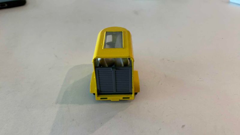 Photo 1 of VINTAGE MATCHBOX SERIES NO. 42 PONY TRAILER WITH HORSES MADE IN ENGLAND