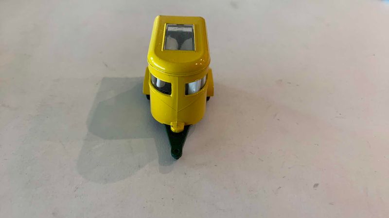 Photo 1 of VINTAGE MATCHBOX SERIES NO. 42 PONY TRAILER WITH HORSES MADE IN ENGLAND