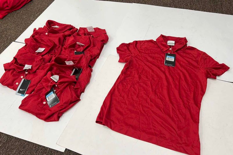 Photo 1 of 9 MEDIUM WOMEN NIKEGOLF DRY FIT RED SHIRT