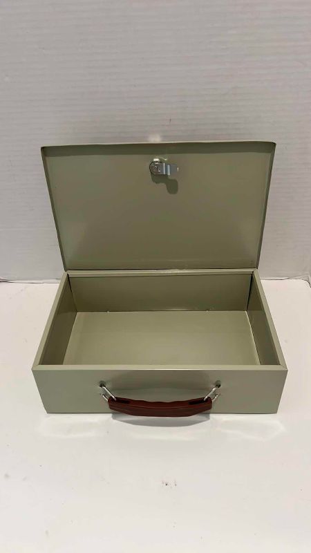 Photo 1 of METAL CASH BOX