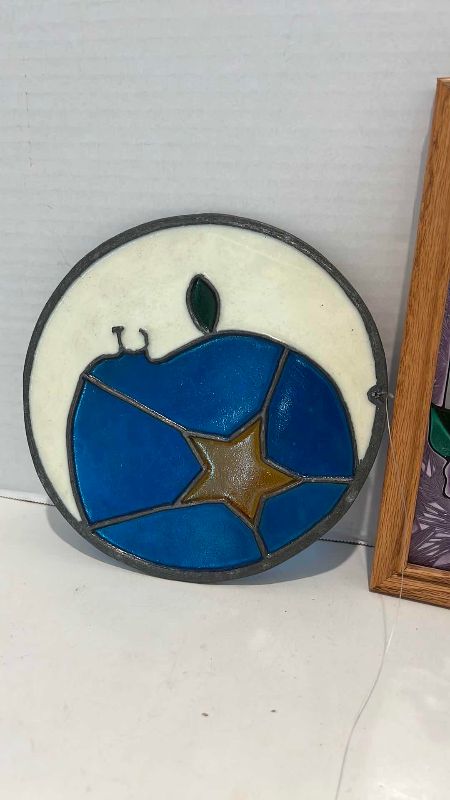 Photo 1 of STAIN GLASS DECOR AND HANGING MIRROR