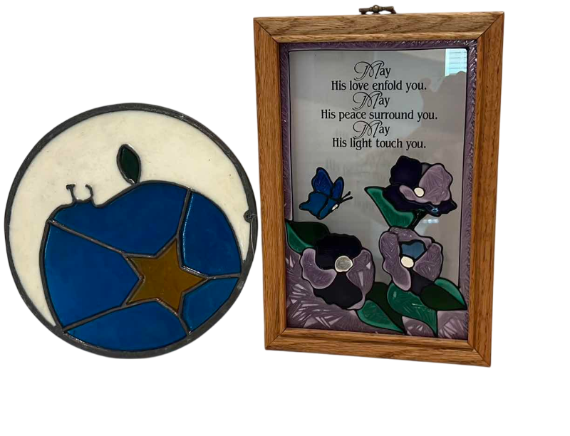 Photo 1 of STAIN GLASS DECOR AND HANGING MIRROR