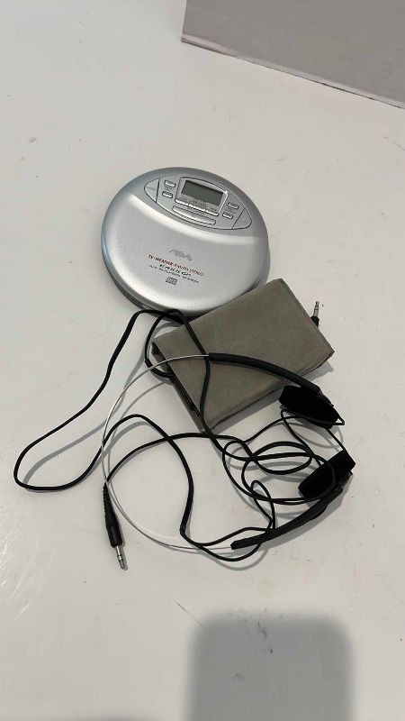 Photo 1 of AM/FM STEREO AND CD PLAYERS