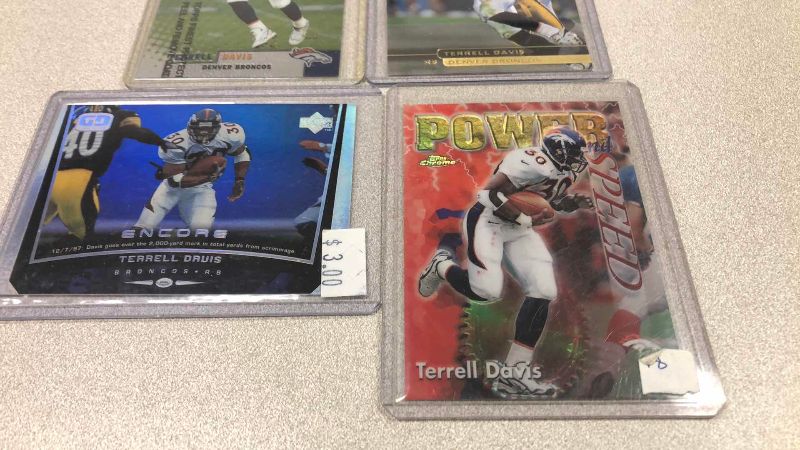 Photo 1 of NFL FOOTBALL TERRELL DAVIS CARDS