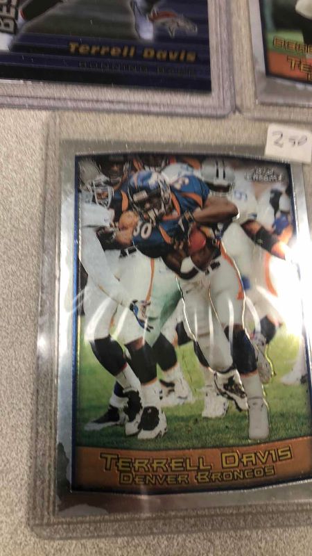 Photo 1 of 1999 NFL FOOTBALL TERRELL DAVIS CARDS