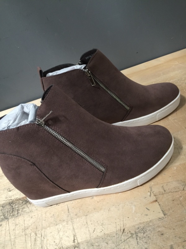 Photo 1 of Athlefit Women's Wedge Sneakers Hidden Heel Platform Wedge Booties Hidden Wedgie Sneakers SIZE 9.5 
