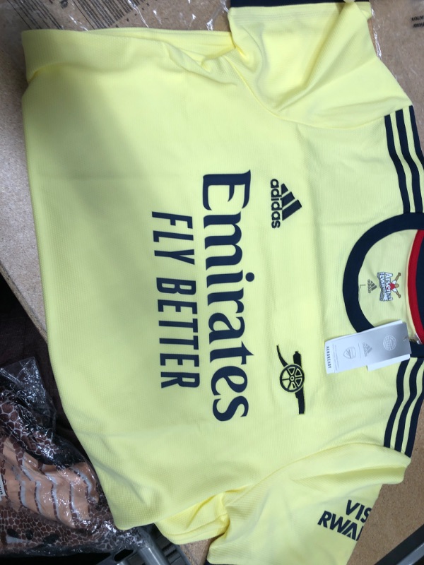 Photo 2 of adidas mens Crewneck emirates- LARGE 
