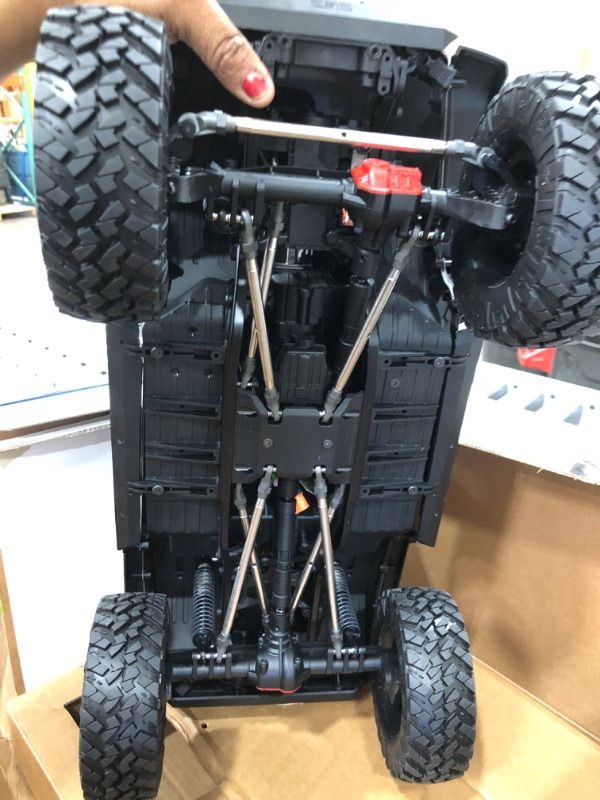 Photo 4 of Axial 1/10 SCX10 III Jeep JLU Wrangler with Portals RTR Gray AXI03003T1
