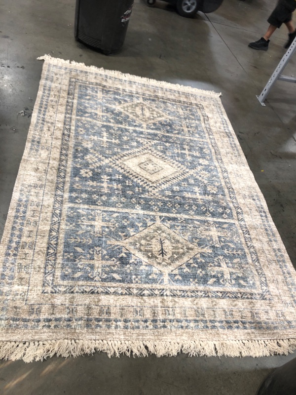 Photo 1 of 5'x7' traditional rug - unknown brand/style 