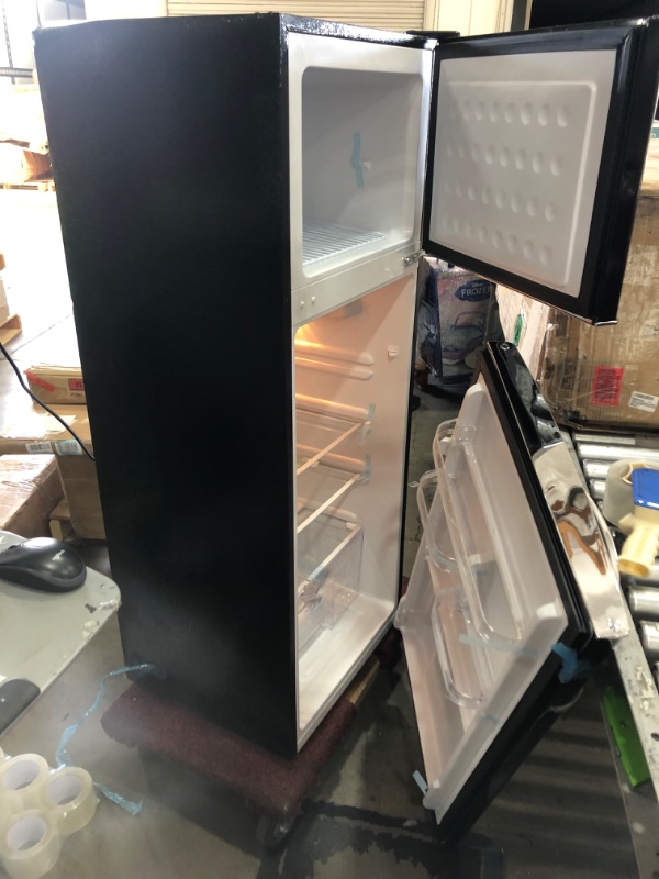 Photo 2 of RCA RFR786-BLACK 2 Door Apartment Size Refrigerator with Freezer, 7.5 cu. ft, Retro Black
- Minor cosmetic damaged // Door needs to be put back on 