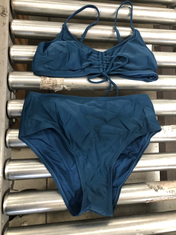 Photo 2 of CUPSHE Bermuda Bliss Cinch-Front Bralette And High Waist Bikini Set
SIZE M