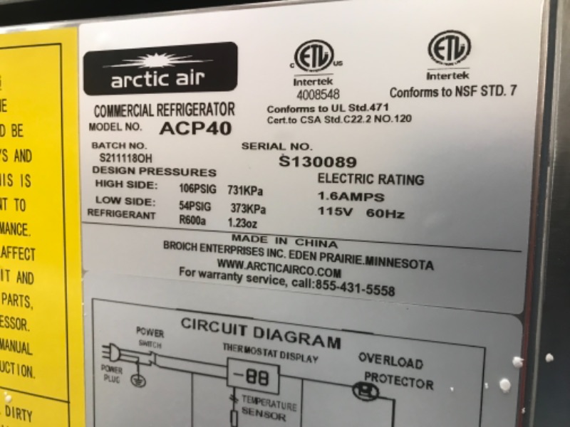 Photo 5 of ** MINOR DINGS ON FRAME**
Arctic Air ACP40 40" Countertop Refrigerated Sandwich/Salad Condiment Prep Table Station, 6 Pans, Stainless Steel, 115v
