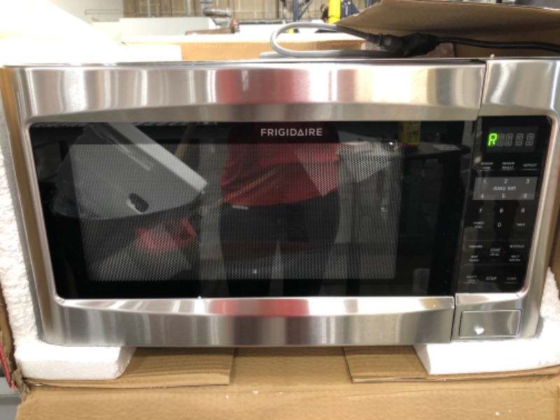 Photo 2 of ***PARTS ONLY***  Frigidaire 2.2 Cu. Ft. Countertop Microwave in Stainless Steel
