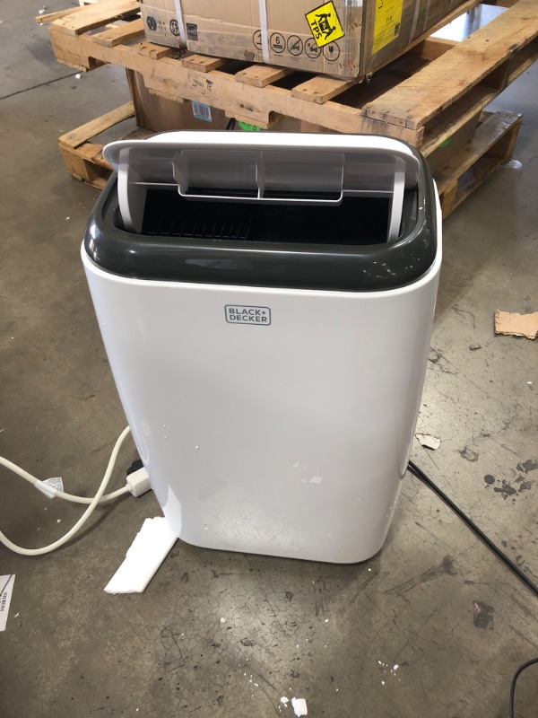 Photo 3 of **PARTS ONLY**
BLACK+DECKER 14,000 BTU Portable Air Conditioner with Remote Control, White
