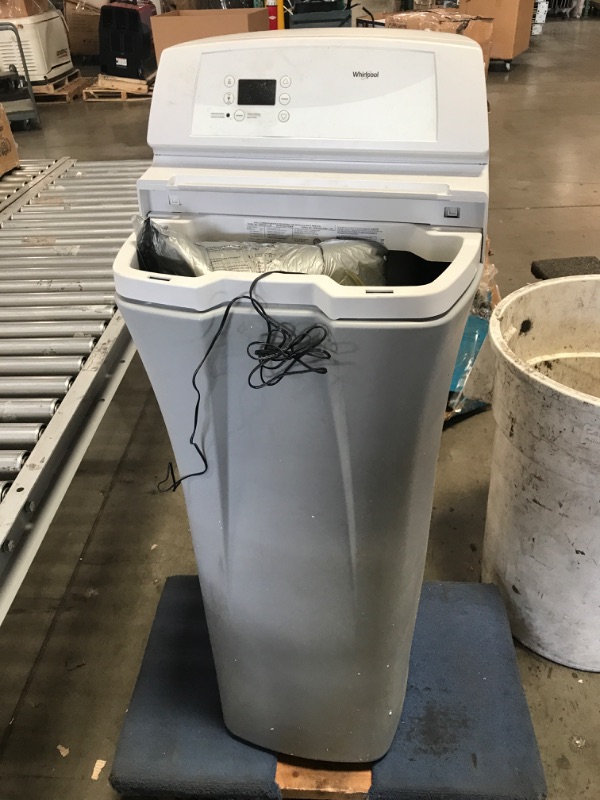 Photo 2 of Whirlpool WHES40E 40,000 Grain Softener | Salt & Water Saving Technology | NSF Certified | Automatic Whole House Soft Water Regeneration, White
