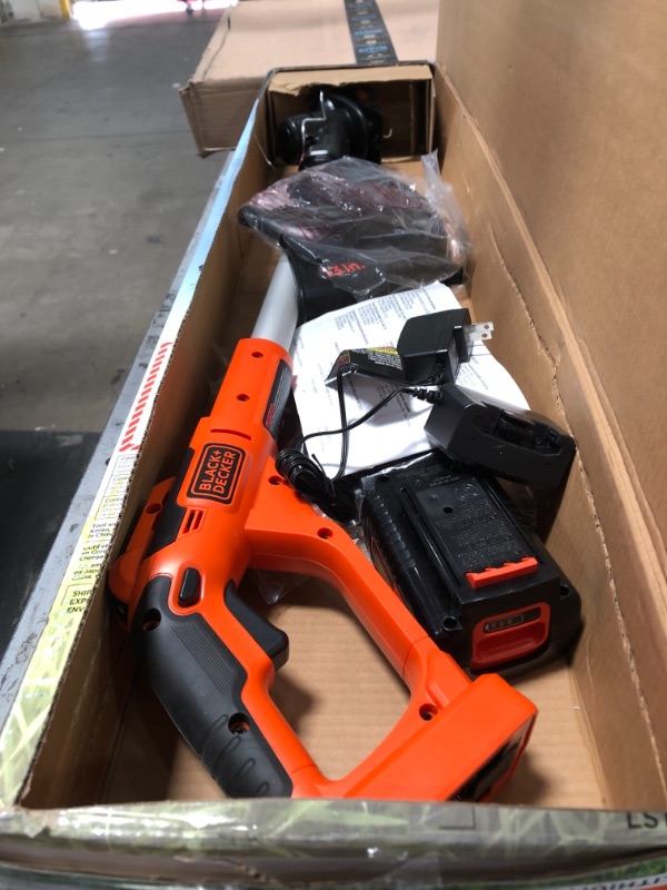 Photo 1 of USED: BLACK+DECKER 40V MAX* 13 in. 2in1 Cordless String Trimmer/Edger with POWERCOMMAND Kit (LST136)
46.5 x 13.5 x 11 inches