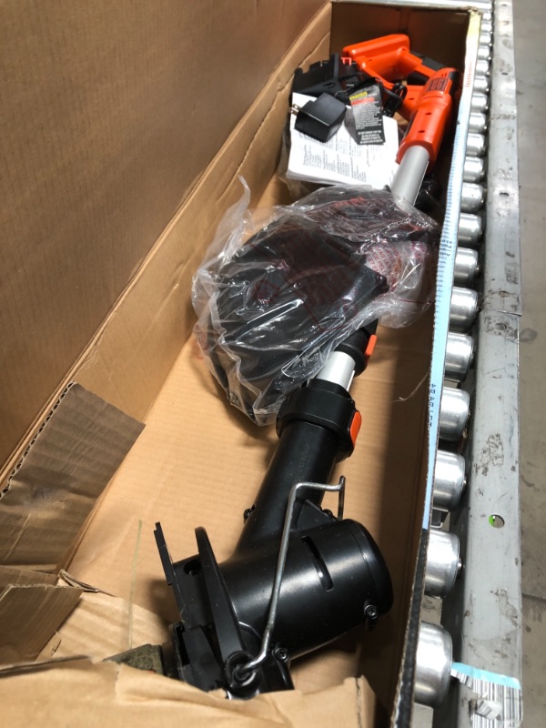 Photo 1 of USED: BLACK+DECKER 40V MAX* 13 in. 2in1 Cordless String Trimmer/Edger with POWERCOMMAND Kit (LST136)
46.5 x 13.5 x 11 inches