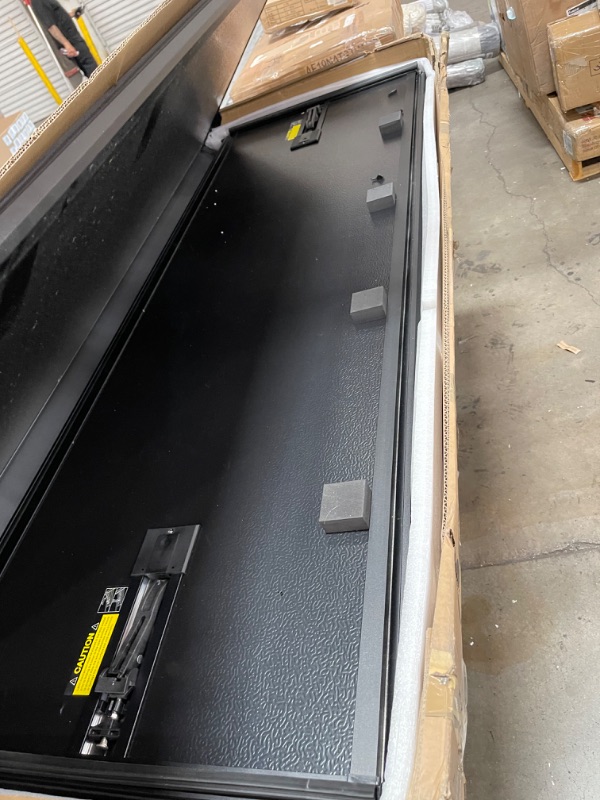 Photo 2 of ***PARTS ONLY*** oEdRo Upgraded Tri-Fold Truck Bed Tonneau Cover Compatible with 2015-2022 Ford F-150 F150 5.6 Feet Bed, Styleside (Excl. Raptor Series)
