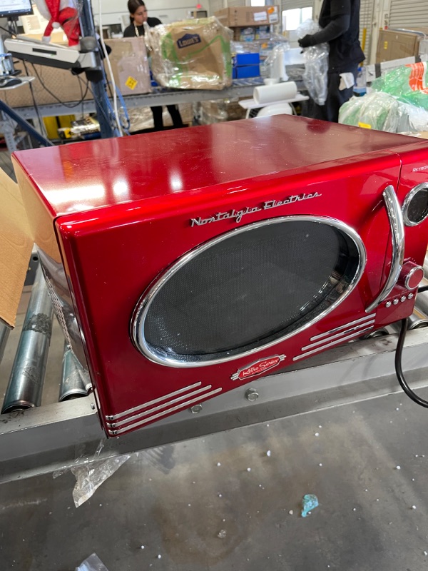 Photo 5 of ***PARTS ONLY*** Nostalgia Electrics Retro 0.9 Cu Ft 800-Watt Countertop Microwave, Retro Red
