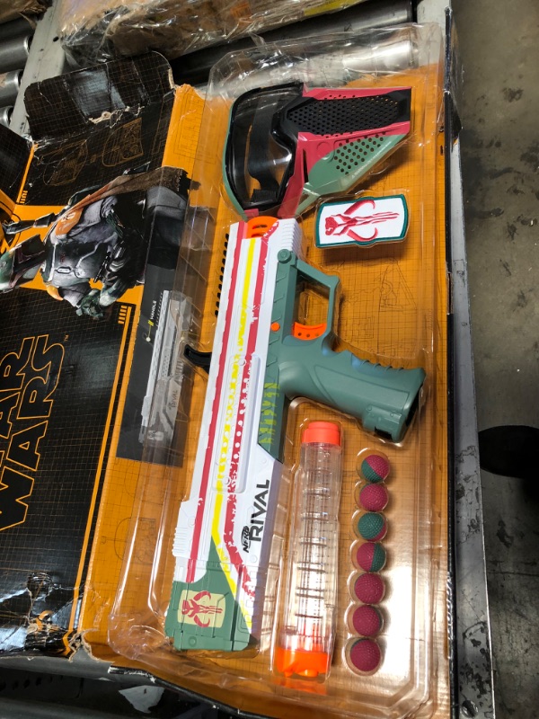 Photo 2 of NERF Rival Star Wars Apollo XV-700 Blaster, Face Mask, Boba Fett Insignia Patch, 7 Rival Rounds, Easy-Load Magazine
