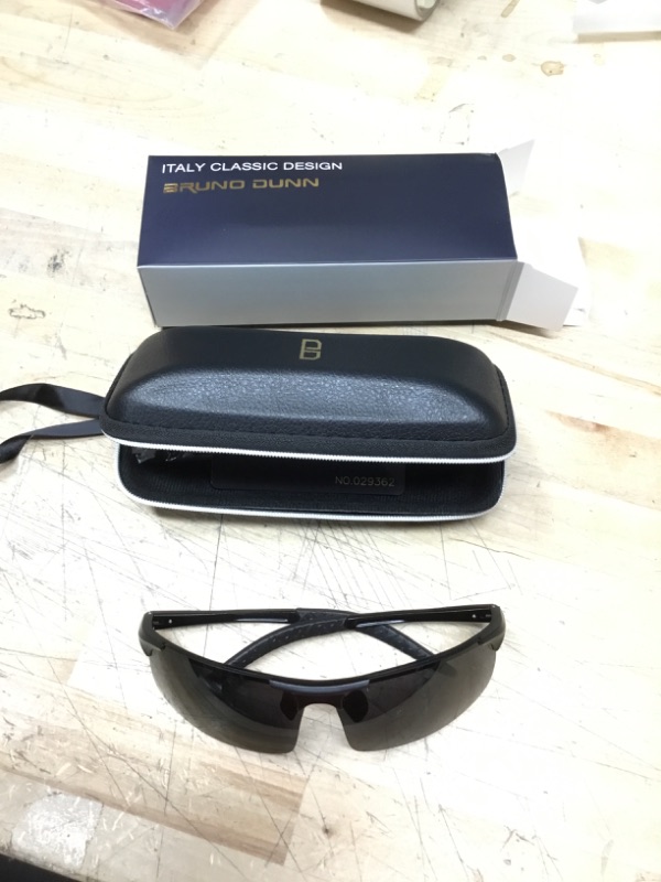 Photo 1 of Bruno Dunn Italy Classic Design Sunglasses Black with case 