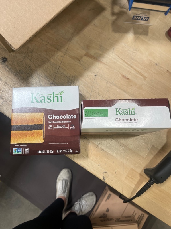 Photo 2 of **NONREFDUNDABLE**BEST BY: SEP 11, 2022**
Kashi Soft Baked Breakfast Bars, Fiber Bars, Kids Snacks, Chocolate, 7.2oz Box (12 Bars)
