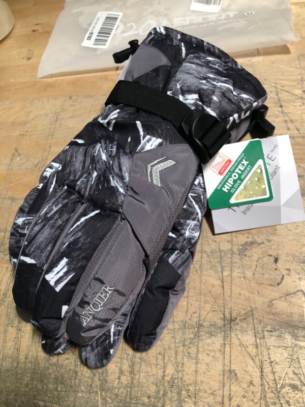 Photo 1 of Anqier Winter Gloves Waterproof Ski Gloves Thermal Gloves 3M Thinsulate
SIZE: M