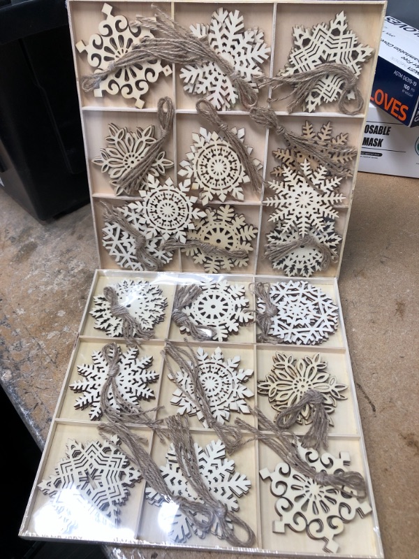 Photo 2 of 27pcs wooden snowflakes hanging ornaments