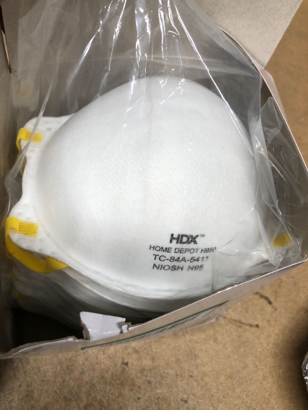 Photo 2 of HDX N95 Respirator Masks M/L (10-Pack), White