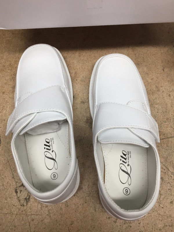 Photo 2 of FRANK-A WHT Lito Boys matte shoes with velcro, Size U.S 6