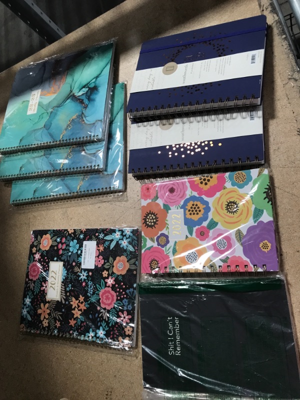 Photo 1 of Bundle 
Notebook Planners 2022 