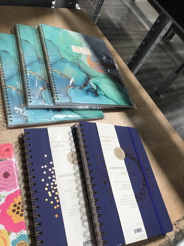 Photo 3 of Bundle 
Notebook Planners 2022 