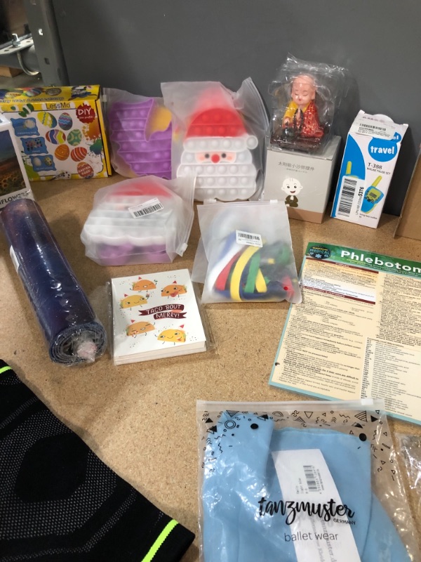 Photo 2 of ***NON-REFUNDABLE***
HOUSEHOLD ITEMS
KNEE COMPRESSION SLEEVES, EASTER FOAM EGGS, HAIR TOWELS, 500 PC PUZZLE,EGG GRAFFITI KIT, 3 PACKS POP IT TOYS, LARGE GAMMERS MOUSE PAD, PACK OF XMAS CARDS, WALKIR -TAKIES,