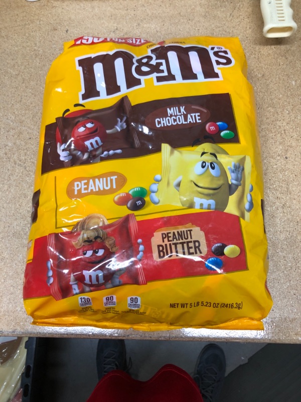 Photo 2 of ***NON-REFUNDABLE**
BEST BY 10/22
M&M'S Fun Size Chocolate Candy Variety Mix, Bulk Candy For Easter Eggs, 85.23-Ounce 150-Piece Bag
