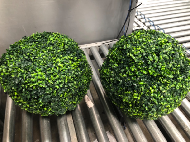 Photo 2 of 2 PCS Artificial Plant Topiary Ball Faux Boxwood Decorative Balls for Backyard, Balcony,Garden, Wedding and Home Décor
