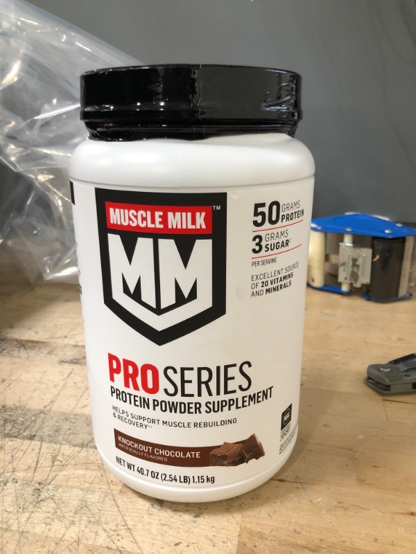 Photo 2 of ** EXP:AUG 25 23**  *** NON-REFUNDABLE**  ** SOLD AS IS**
Muscle Milk Pro Series Protein Powder Supplement, Knockout Chocolate, 2.54 Pound, 14 Servings, 50g Protein, 3g Sugar, 20 Vitamins & Minerals, NSF Certified for Sport, Packaging May Vary
