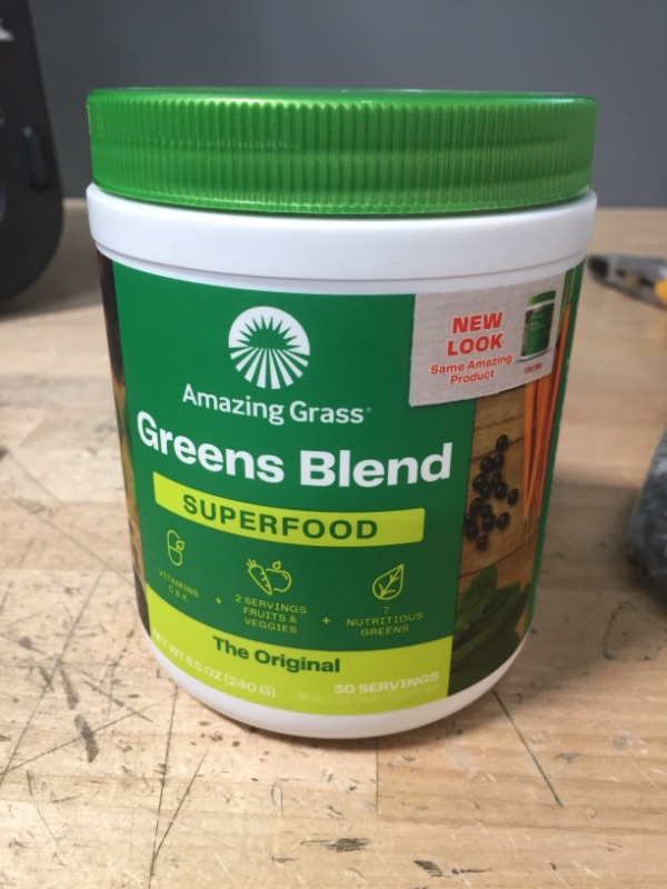 Photo 2 of ** NON EXP PRINTED**   *** NON-REDUNDABLE**   ** SOLD AS IS**
Amazing Grass Greens Blend Superfood: Super Greens Powder with Spirulina, Chlorella, Beet Root Powder, Digestive Enzymes, Prebiotics & Probiotics, Original, 30 Servings (Packaging May Vary)
