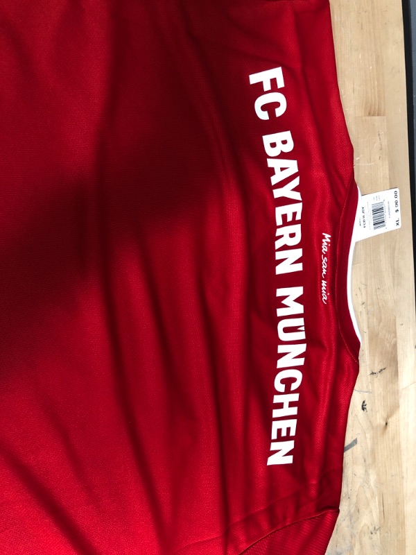 Photo 5 of Bayern Munich 2020/21 Adidas Replica Home Jersey
SIZE: XL 