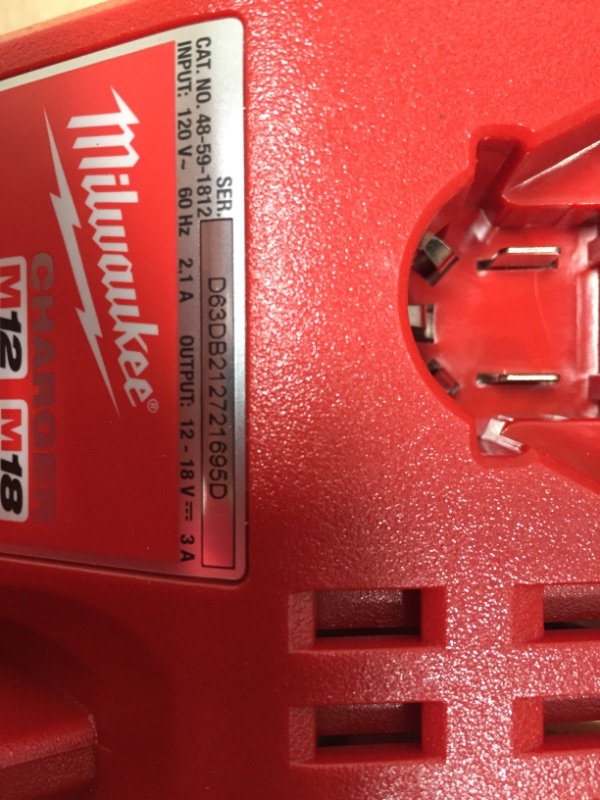 Photo 3 of ***BATTERY MISSING***
Milwaukee
M18 18-Volt Lithium-Ion XC Starter Kit with One 5.0Ah Battery and Charger
