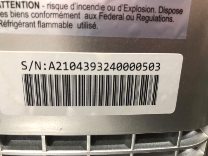 Photo 4 of TESTED POWERS ON*
FRIGIDAIRE EFIC189-Silver Compact Ice Maker, 26 lb per Day, Silver (Packaging May Vary)
