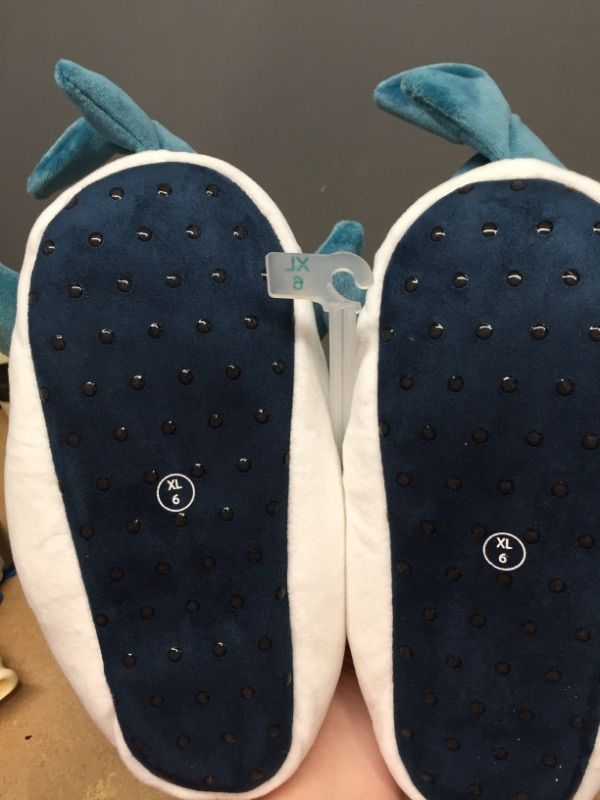 Photo 1 of Boys' Knox Shark Slippers - Cat & Jack™ Blue
SIZE XL (6)