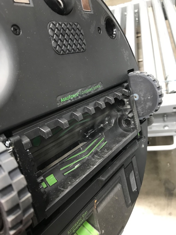 Photo 1 of *selling for PARTS, NO RETURNS*
iRobot Roomba j7+ (7550) Wi-Fi Connected Self-Emptying Robotic Vacuum Cleaner