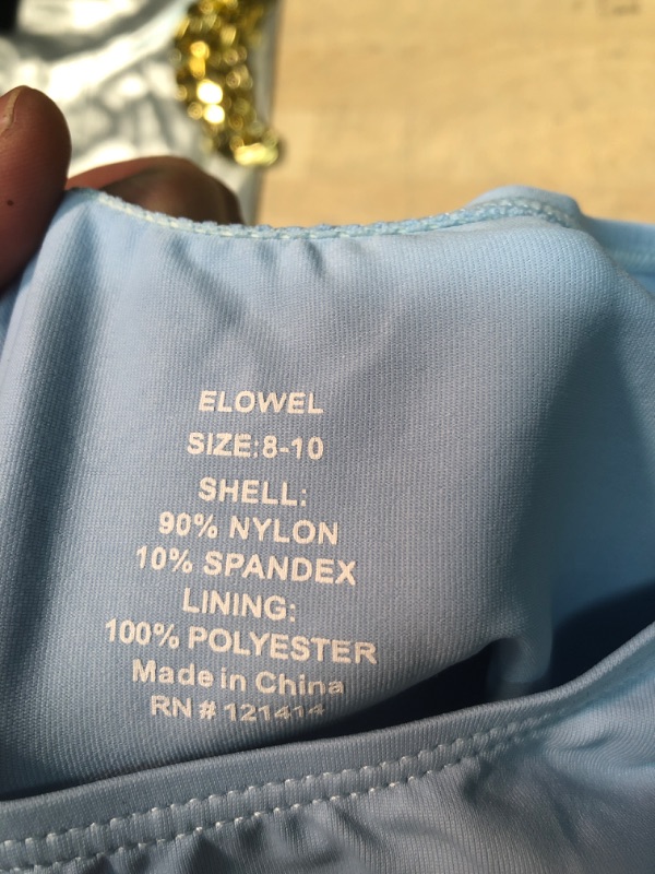 Photo 1 of BUNDLE OF MEN AND WOMENS CLOTHING**ASSORTED SIZES 