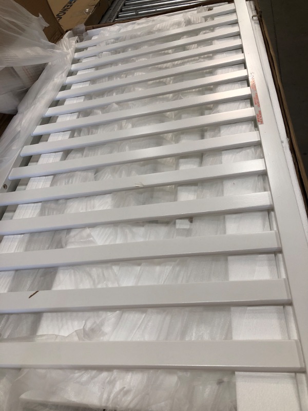 Photo 4 of **DAMAGED** Storkcraft Hillcrest 4 in 1 Convertible Crib White