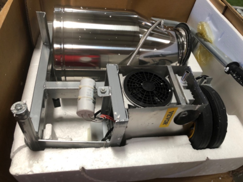 Photo 4 of **box 1 only** VEVOR Electric Milking Machine 1440 RPM 5-8 Cows per Hour Milker Machine 0.55 KW Milking Equipment with 25L 304 Stainless Steel Bucket Single Cow Milking Machine Bucket Milker for Cows
