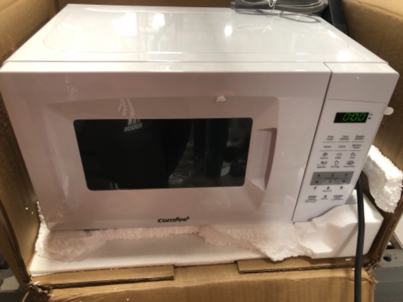 Photo 2 of COMFEE' EM720CPL-PM Countertop Microwave Oven with Sound On/Off, ECO Mode and Easy One-Touch Buttons, 0.7 Cu Ft/700W, Pearl White
