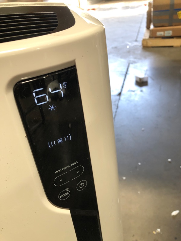 Photo 3 of DeLonghi Portable Air Conditioner 12,500 BTU,cool extra large rooms up to 550 sq ft,wifi with alexa,energy saving,heat,quiet,remote,AC Unit,dehumidifier,fan,programmable,window venting kit,EL376HRGFK
